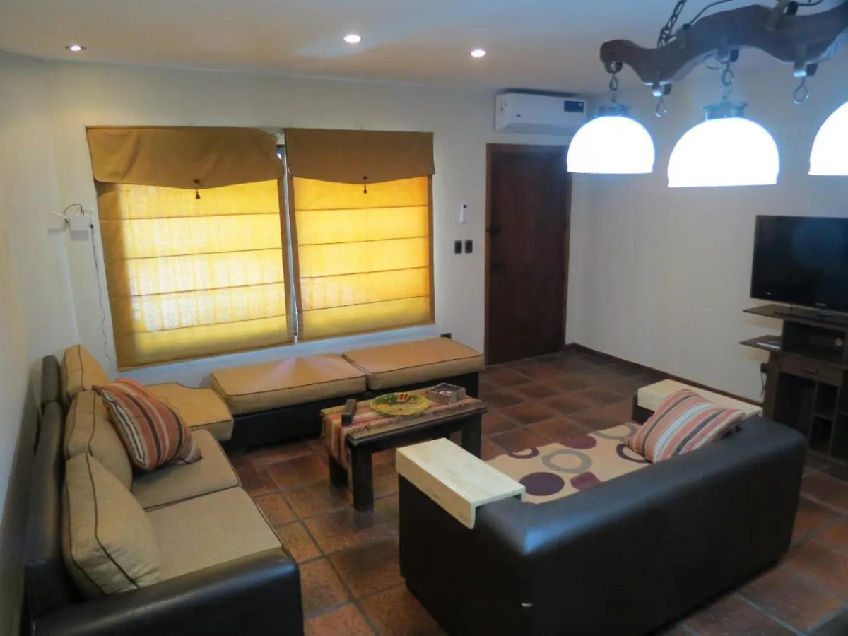 Quinta Montana: Central Family Villa with Pool Mendoza 0*,  Argentina