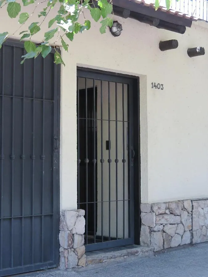 Quinta Montana: Central Family Villa with Pool Mendoza