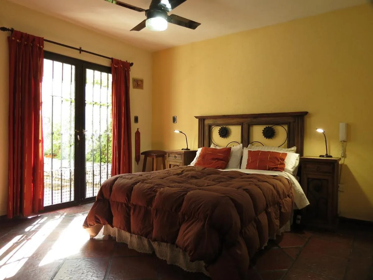 Quinta Montana: Central Family Villa with Pool Mendoza
