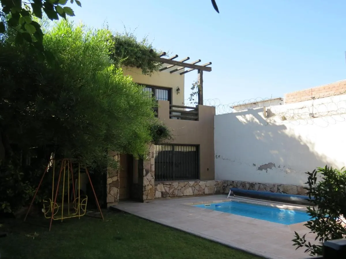 Holiday home Quinta Montana: Central Family Villa with Pool Mendoza